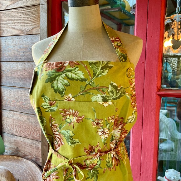 🌿Chrissy Chef Apron🌿 - Picture 3 of 9